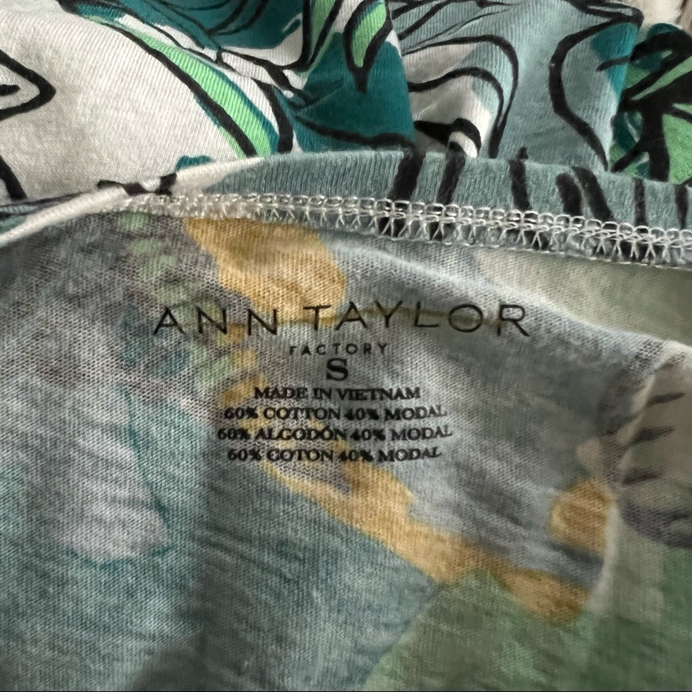 Ann Taylor Crew Neck Top Cotton Marine Green Multi Short Sleeve Size S NEW - Picture 8 of 9